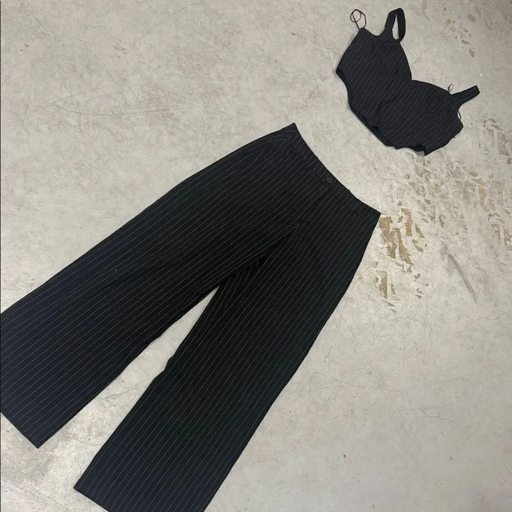 Bershka Black Pinstripe Wide Leg Jumpsuit Size 6 Pants 6 LIKE NEW
